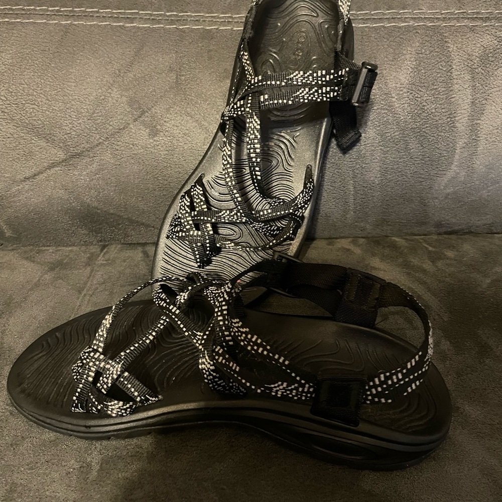 Womens chaos size 10